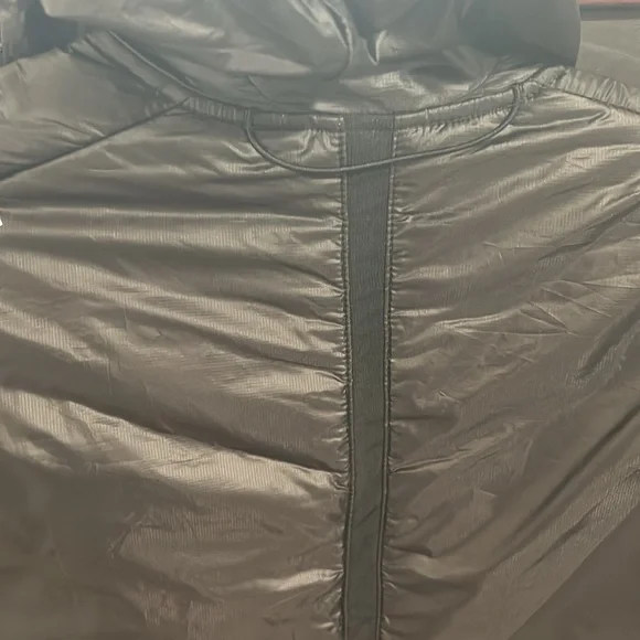 Men’s New Nike Aeroloft jacket - sz lg - black with 3m insignia.
Asking $200 obo - Picture 4 of 6